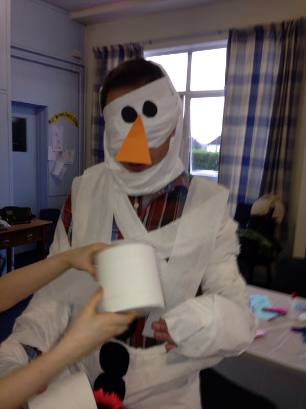 Six ideas for a cheap and easy Frozen birthday party ...