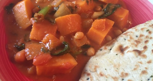 Sweet potato, spinach and chickpea curry